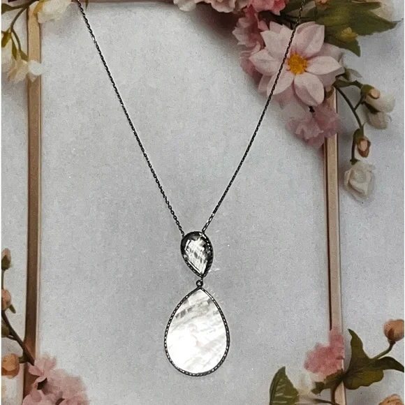 14K White Gold Peridot & Mother Of Pearl Necklace - Picture 3 of 16